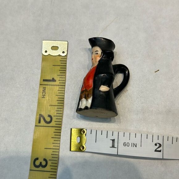 Vtg 1940-50's Occupied Japan Mini Toby Jug Porcelain Vase Small Figurine Pilgrim - Picture 7 of 7